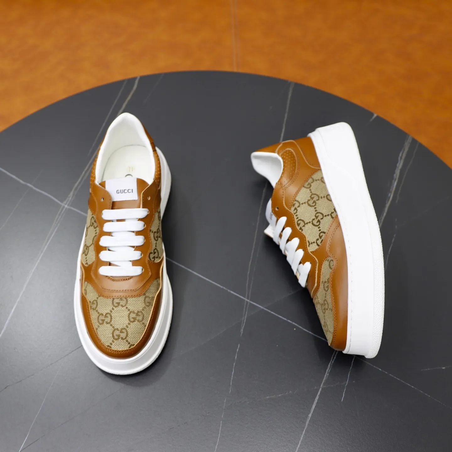 Men's shoes: 400💰🙅‍♂️🙅‍♂️🙅‍♂️ Brand: GUCCI Standard code: 38-44 (45 customized) Grade: Same as the official website Material: Original leather splicing brand cloth Comfortable and breathable sheepskin lining Lightweight wear-resistant outsole Style category: Men's fashion casual shoes Sports shoes Distinguished luxury brand elements Top luxury Color: actual picture color